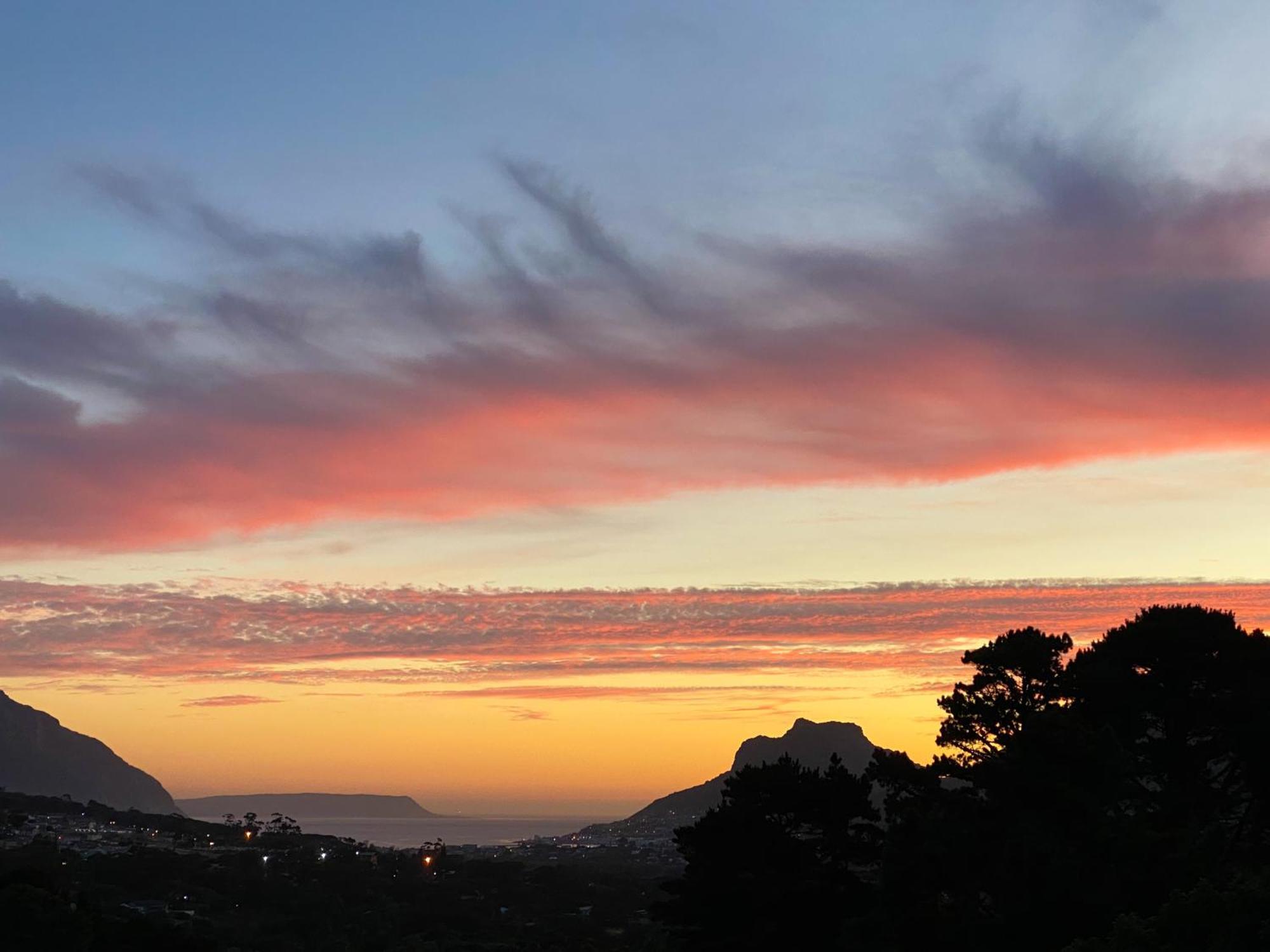Luxe Family Home With Solar Power In Secure Hout Bay Estate เคปทาวน์ ภายนอก รูปภาพ